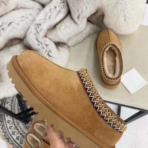 Tasman Suede Slippers  | Womens Slippers